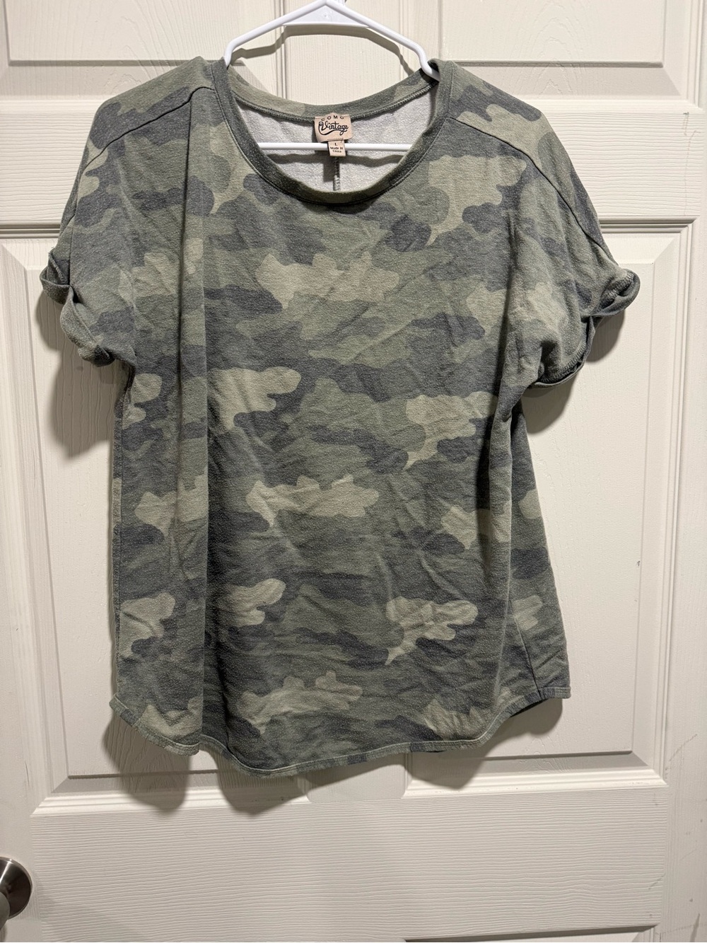 Como Vintage Camo Short Sleeve Tee in Olive and Gray
